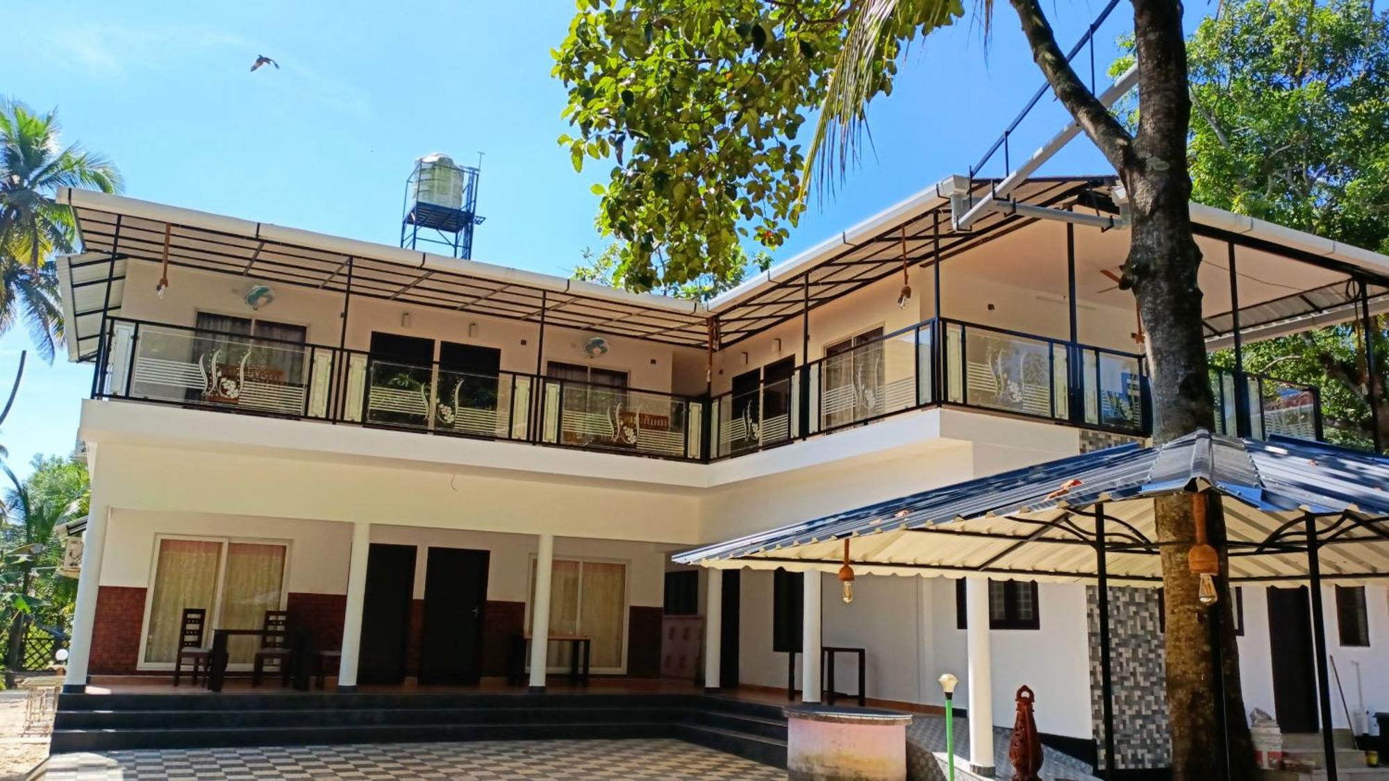 Koshy'S Beach Front Homestay 马拉利库兰 外观 照片