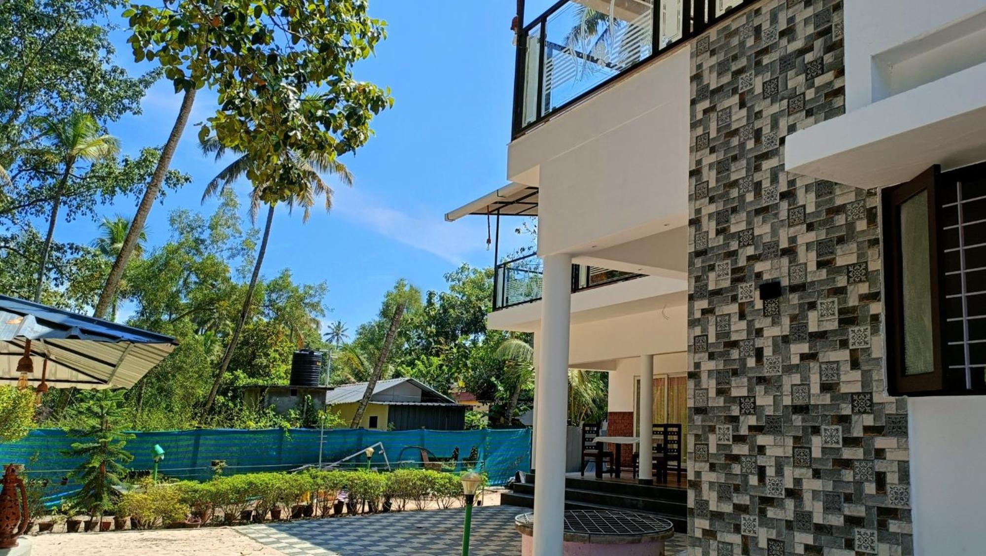 Koshy'S Beach Front Homestay 马拉利库兰 外观 照片